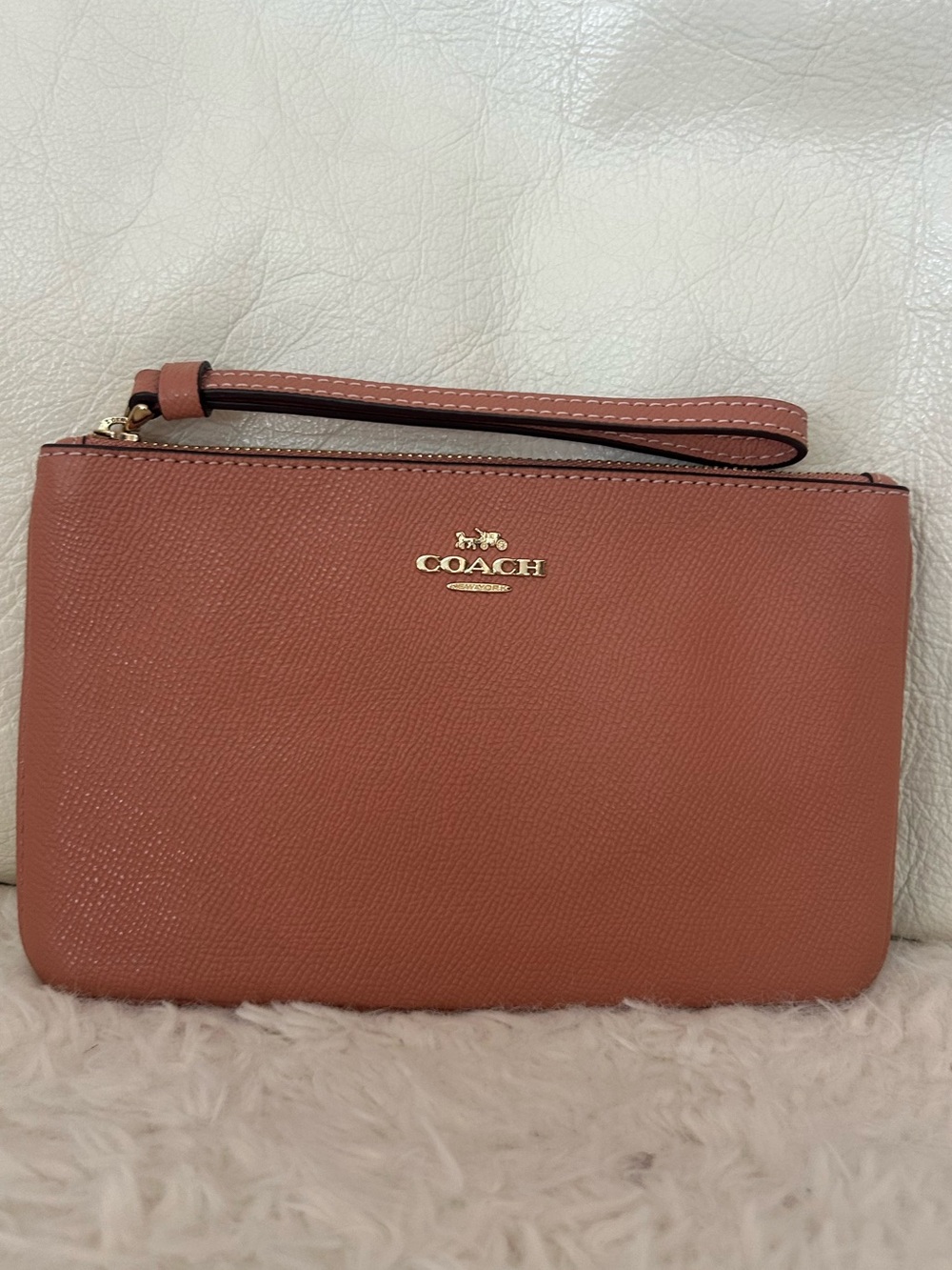 Coach Corner Zip Wristlet Pebbled Leather Dusty Rose Blush Pink F8032 Wristlet